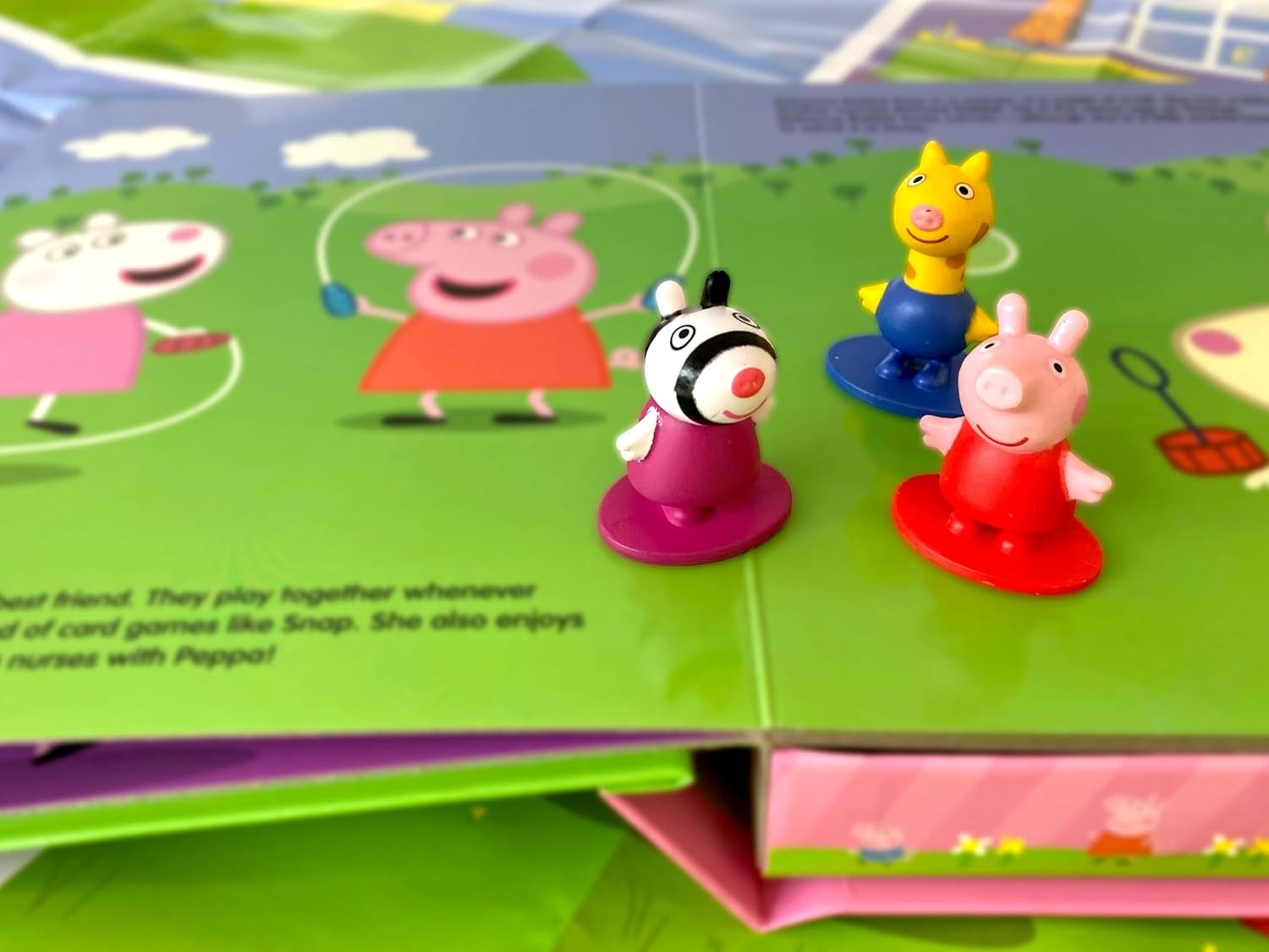 My Busy Books: Peppa Pig Happy With Friends